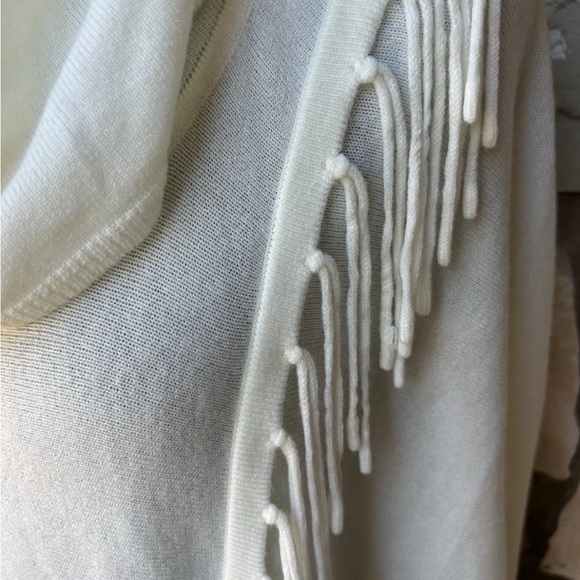 New Directions Tunic Cowl Neck Sweater Size Medium Ivory Fringe Accent NWT - Picture 3 of 10